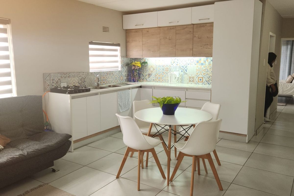 Renovated Lakeview Apartment with Sunrise Vaal Dam Views, Garage and Boat Parking - Photo 4