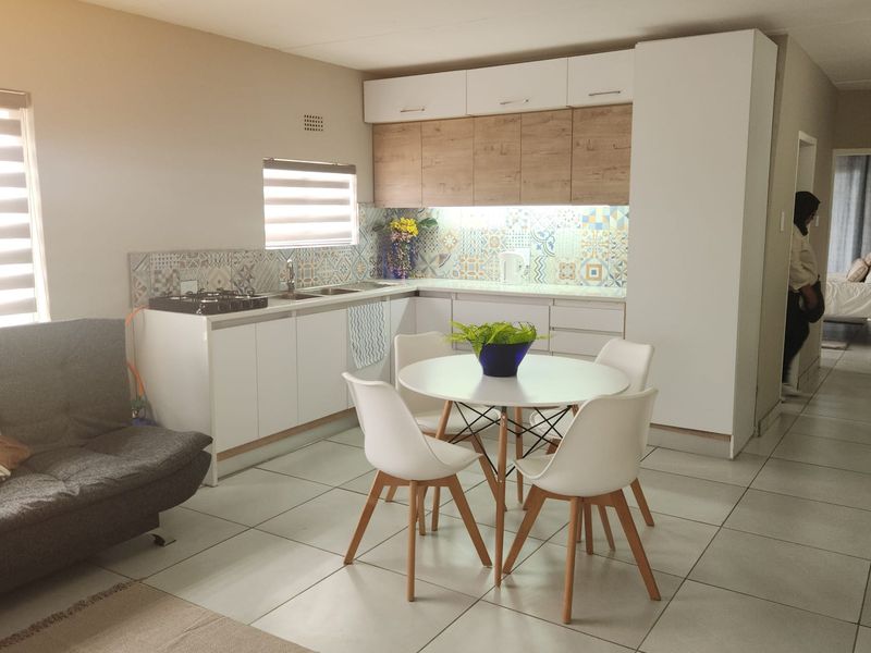 Renovated Lakeview Apartment with Sunrise Vaal Dam Views, Garage and Boat Parking - Photo 4