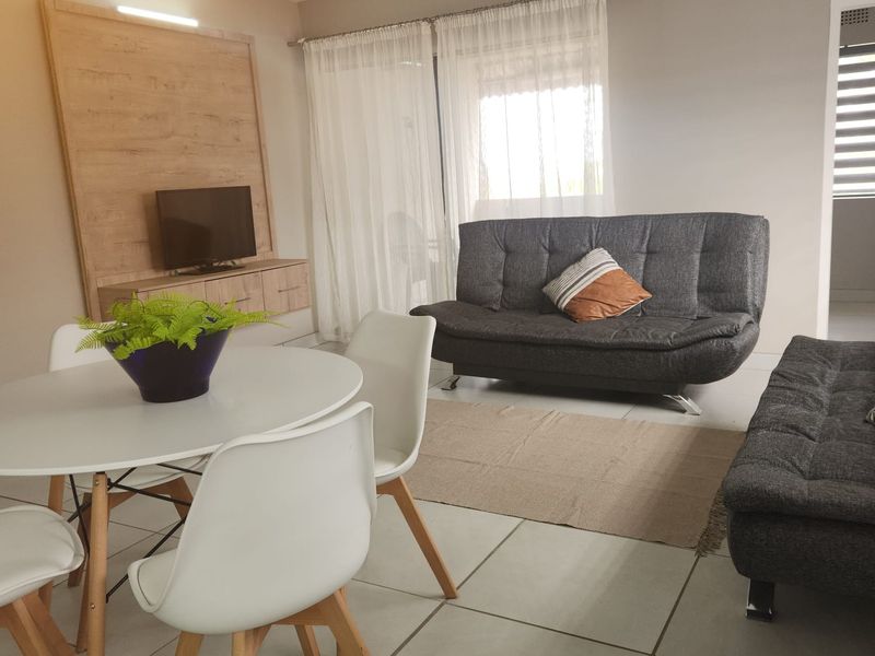 Renovated Lakeview Apartment with Sunrise Vaal Dam Views, Garage and Boat Parking - Photo 2