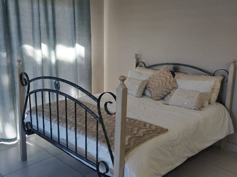 Renovated Lakeview Apartment with Sunrise Vaal Dam Views, Garage and Boat Parking - Photo 8