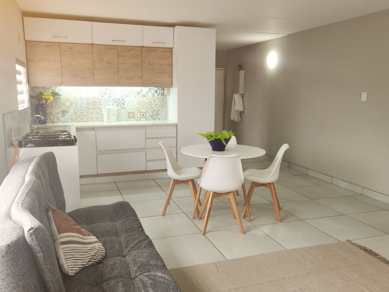 Renovated Lakeview Apartment with Sunrise Vaal Dam Views, Garage and Boat Parking - Photo 5