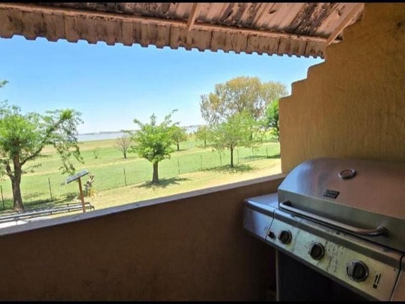 2 Bedroom flat for sale - Photo 10