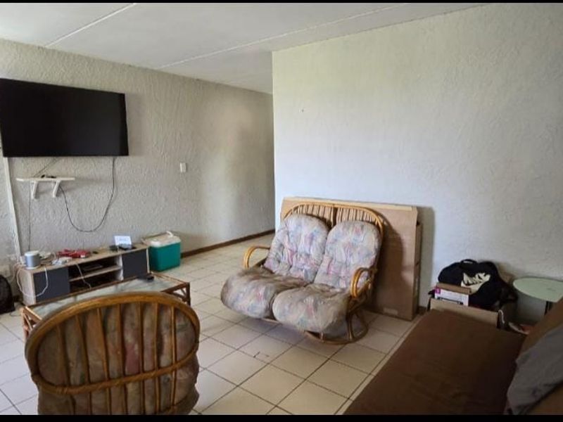 2 Bedroom flat for sale - Photo 8