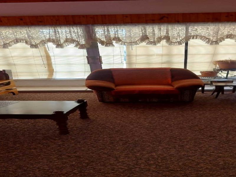 Welcome Home: Beautiful 4-Bedroom Property Full of Light & Space" - Photo 6