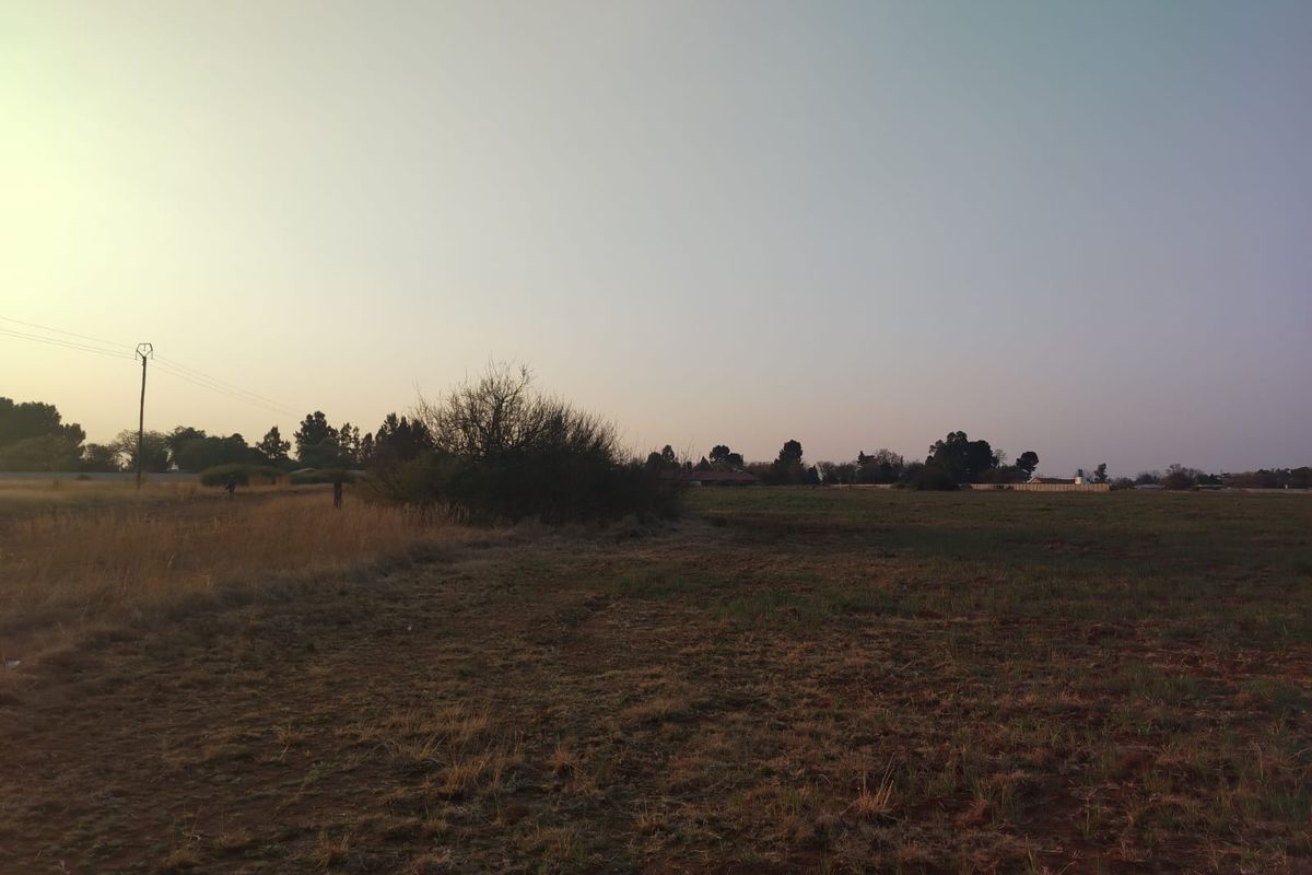Exceptional 8.5-Hectare Mixed-Use Property – Prime Location Close to Town - Photo 3