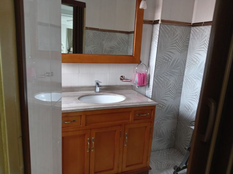 Beautiful 3 Bedroom House For Sale! - Photo 10