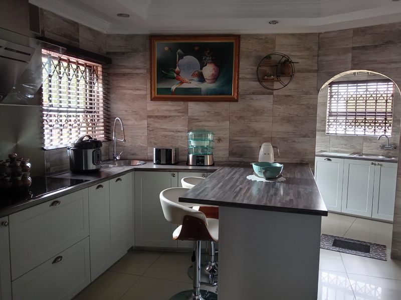 Beautiful 3 Bedroom House For Sale! - Photo 6