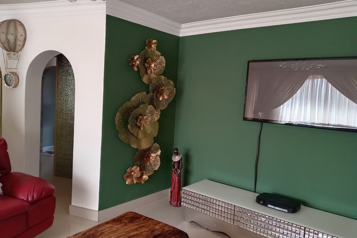 Beautiful 3 Bedroom House For Sale! - Photo 4