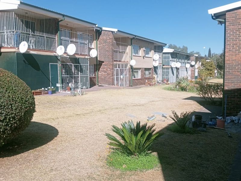 1 Bedroom Flat for sale - Photo 2