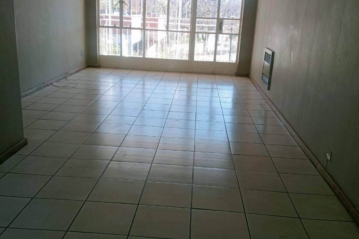 1 Bedroom Flat for sale - Photo 5