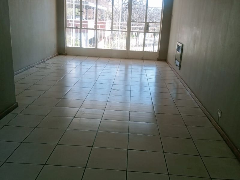 1 Bedroom Flat for sale - Photo 5