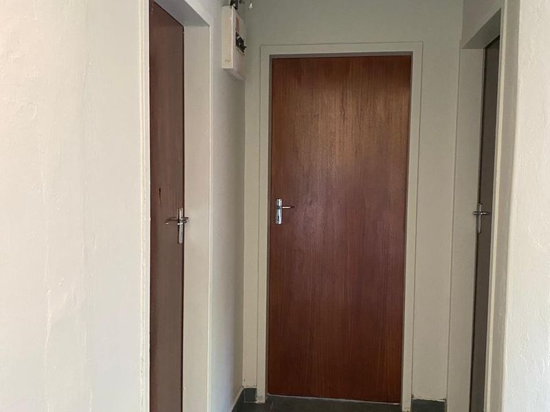 2 Bedroom flat for sale - Photo 5