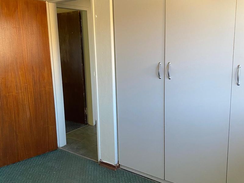2 Bedroom flat for sale - Photo 4