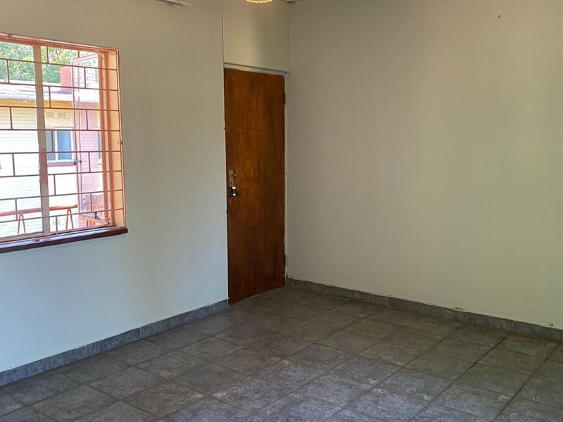 2 Bedroom flat for sale - Photo 9