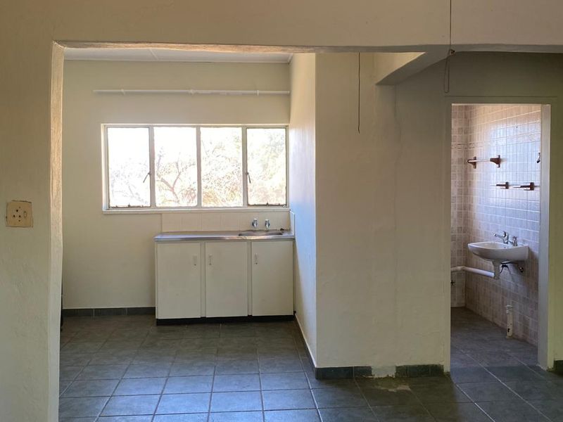 2 Bedroom flat for sale - Photo 7