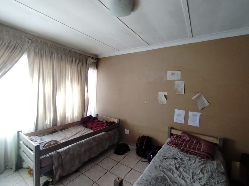 Spacious 3-Bedroom Apartment Geophyl Place ready to sell - Photo 5