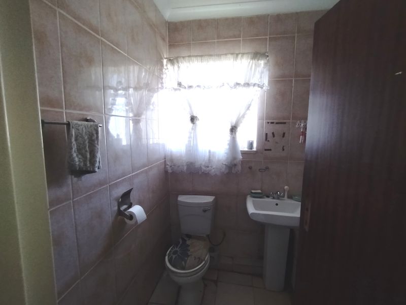 Spacious 3-Bedroom Apartment Geophyl Place ready to sell - Photo 9