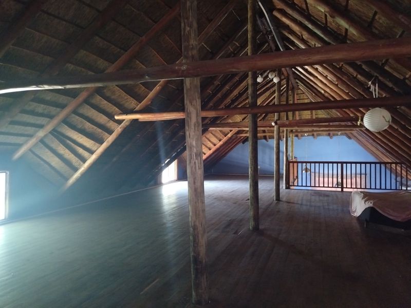 Charming Holiday Home with Water Views, Loft Room & Firepit Deck - Photo 10