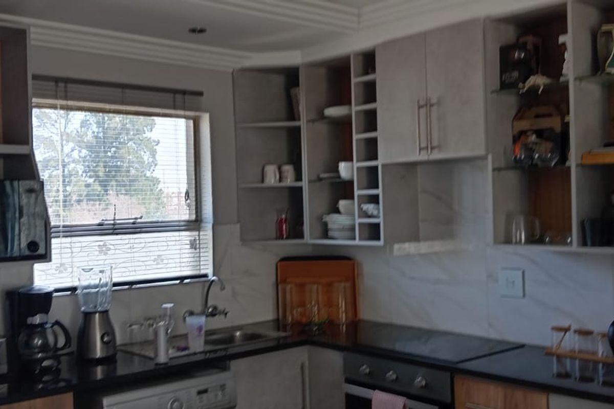 Apartment For Sale In Vereeniging - Photo 3