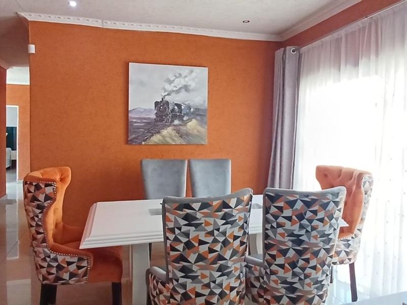 Modern Elegance Meets Comfort – A 3-Bedroom Gem You’ll Be Proud to Call Home - Photo 2