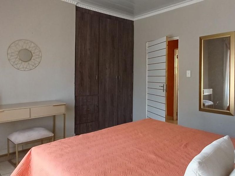 Modern Elegance Meets Comfort – A 3-Bedroom Gem You’ll Be Proud to Call Home - Photo 5