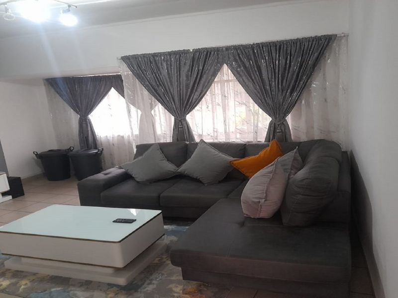 Modern Two-Bedroom Apartment – Move-In Ready! - Photo 1