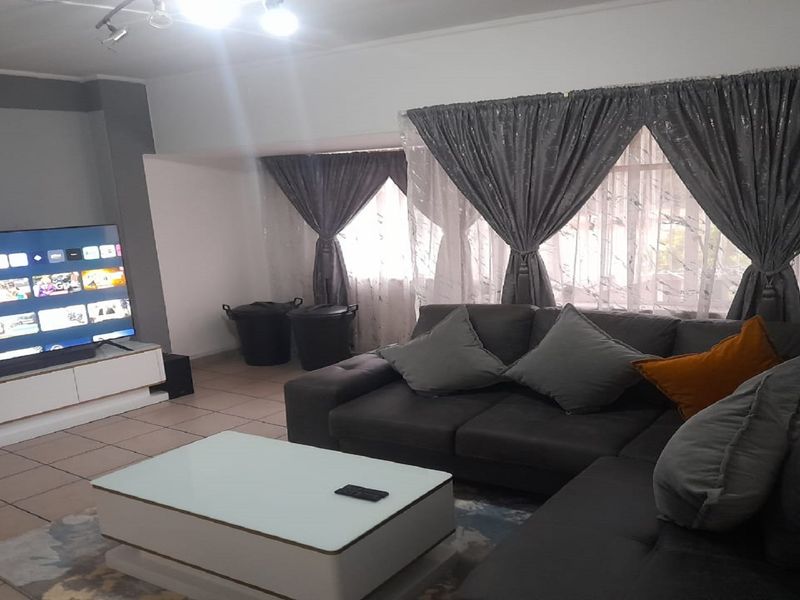 Modern Two-Bedroom Apartment – Move-In Ready! - Photo 2