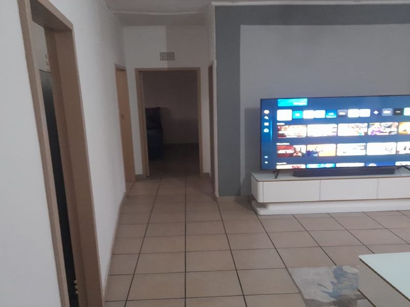 Modern Two-Bedroom Apartment – Move-In Ready! - Photo 4