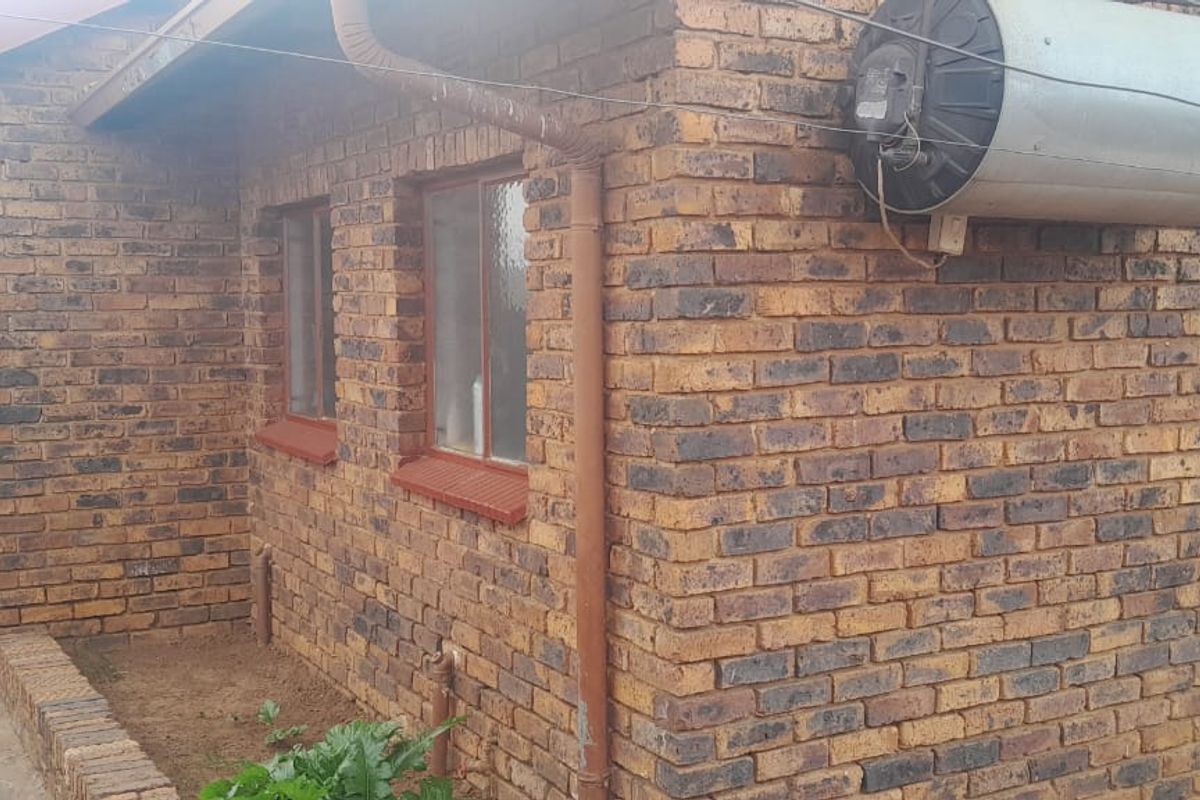 Freehold For Sale In Sebokeng - Photo 3