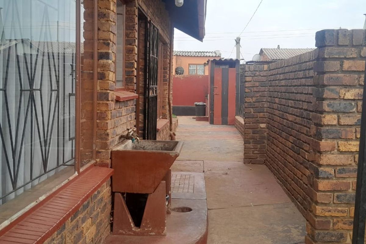 Freehold For Sale In Sebokeng - Photo 4