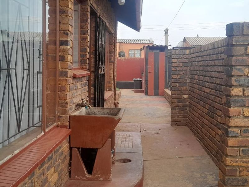 Freehold For Sale In Sebokeng - Photo 4