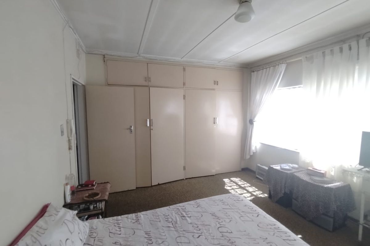 Spacious Family Home with Flatlet, Wendy House & Ample Parking – Ideal for the Extended Family! - Photo 4