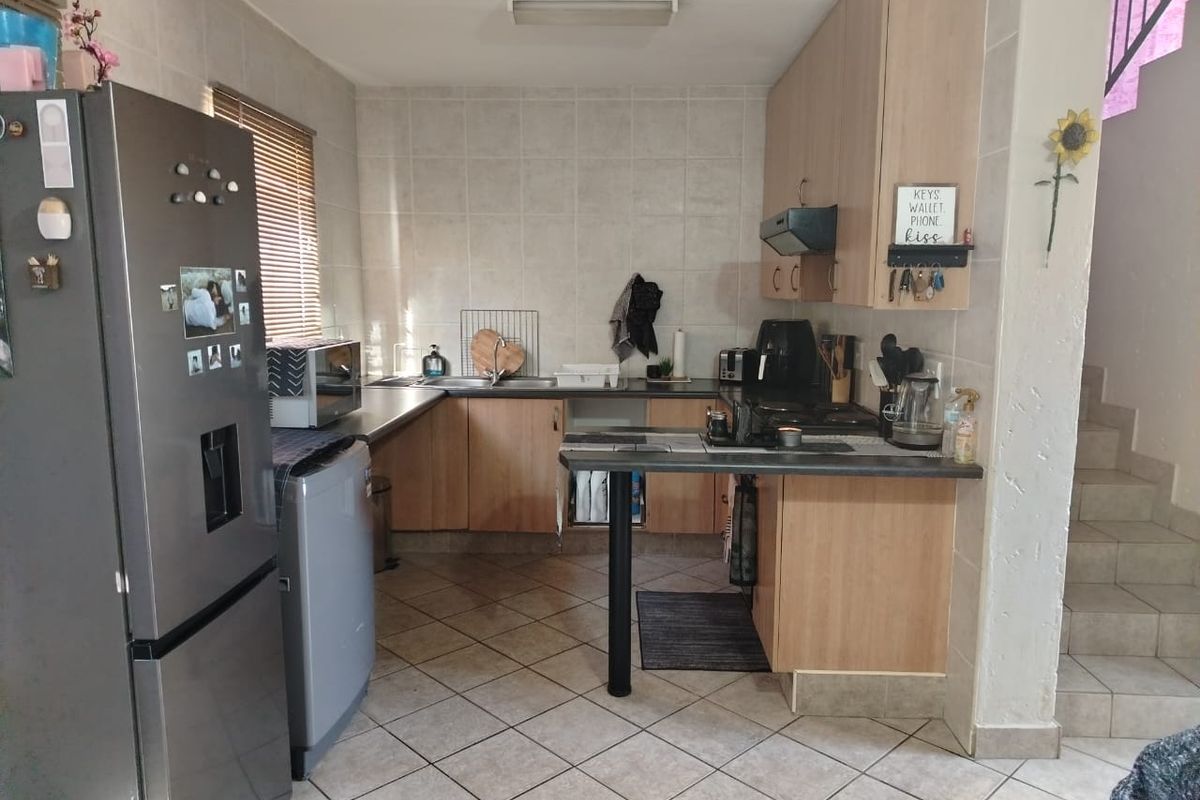 Duplex Townhouse for sale - Photo 2