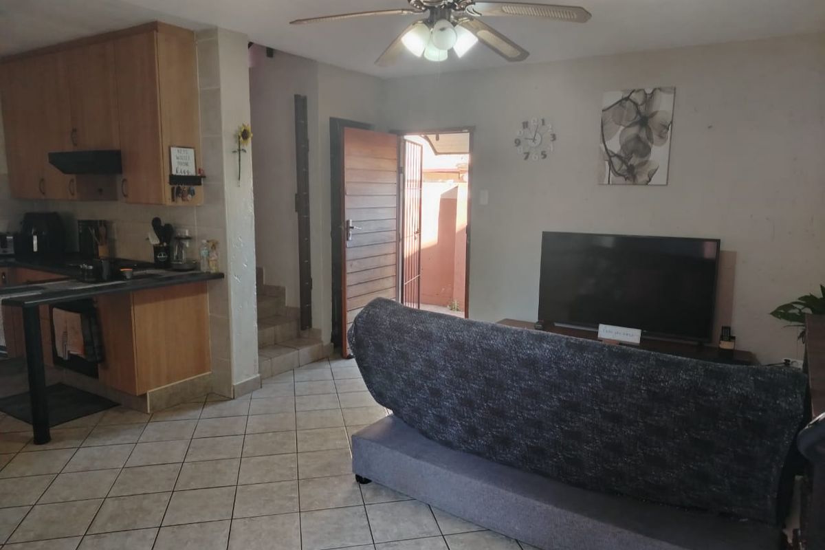 Duplex Townhouse for sale - Photo 5