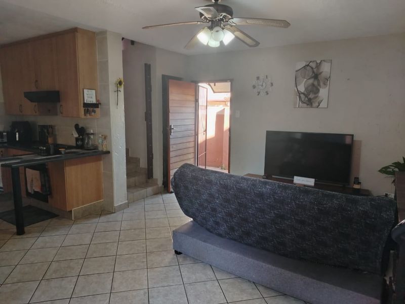 Duplex Townhouse for sale - Photo 5