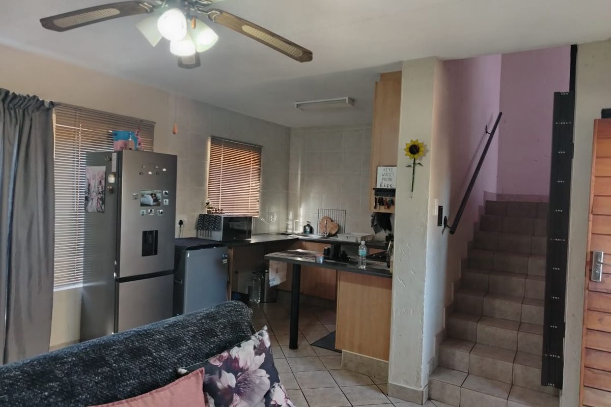 Duplex Townhouse for sale - Photo 3