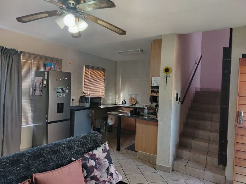 Duplex Townhouse for sale - Photo 3