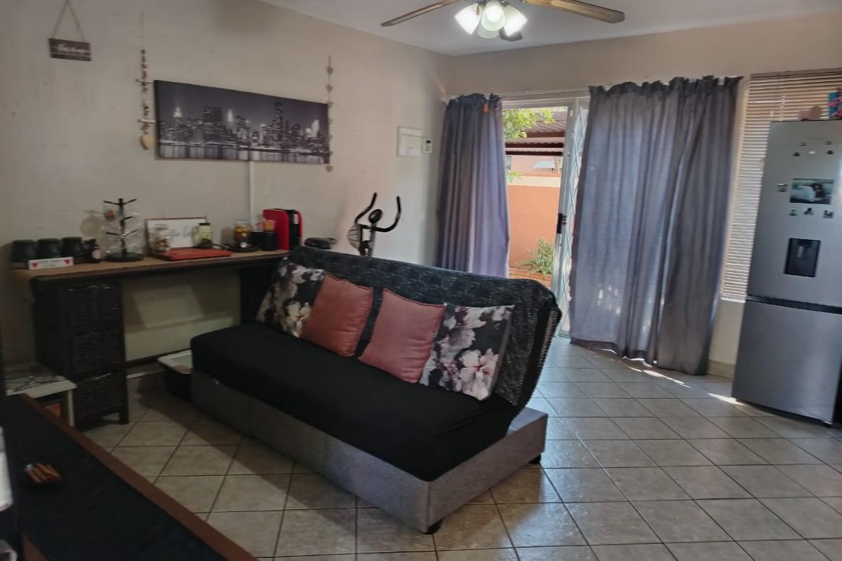 Duplex Townhouse for sale - Photo 4