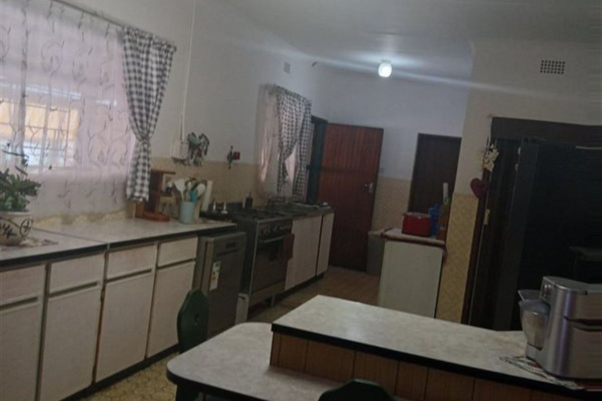 House For Sale In Vereeniging - Photo 2