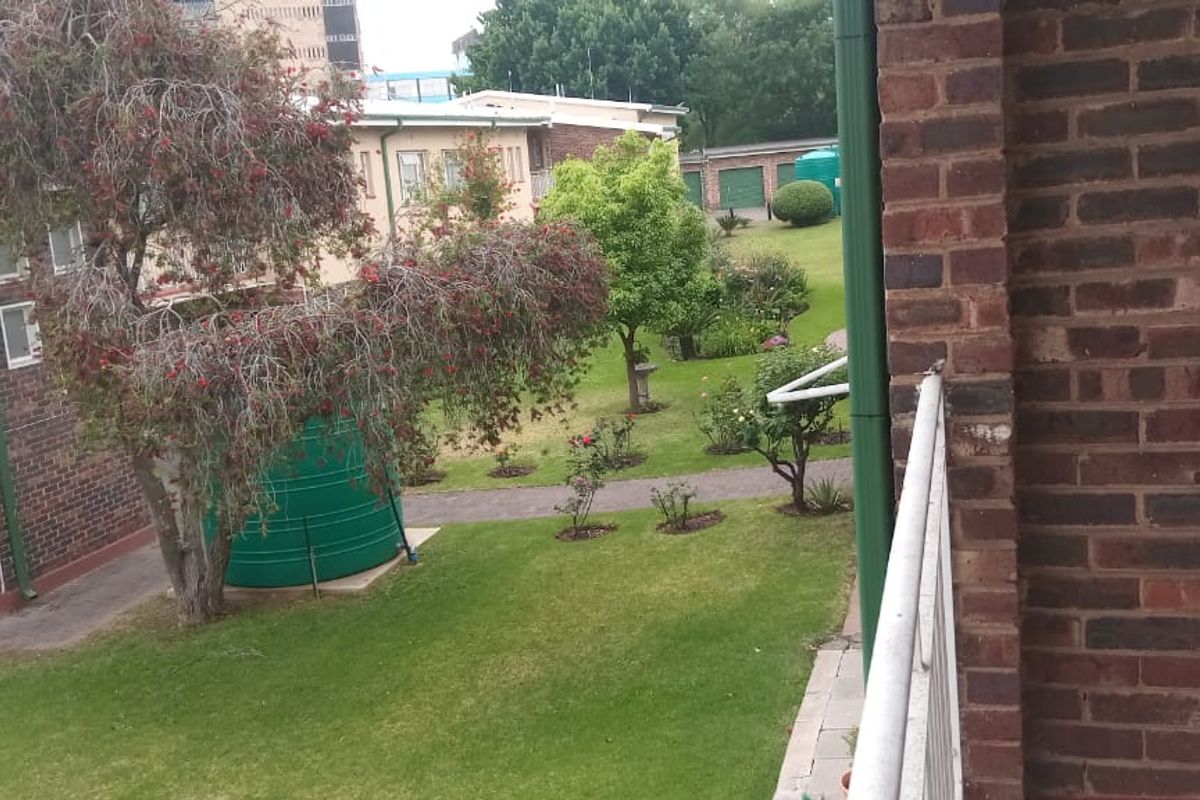 2 Bedroom flat for sale - Photo 5