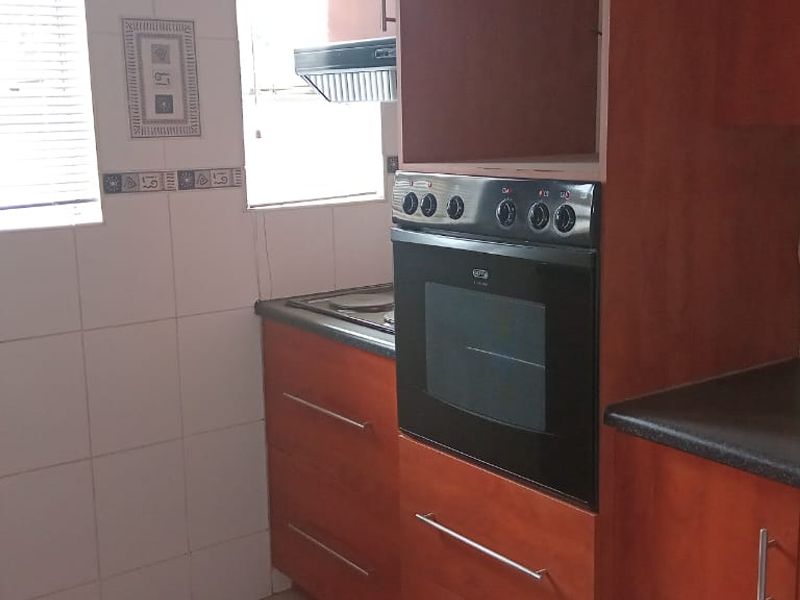 2 Bedroom flat for sale - Photo 10