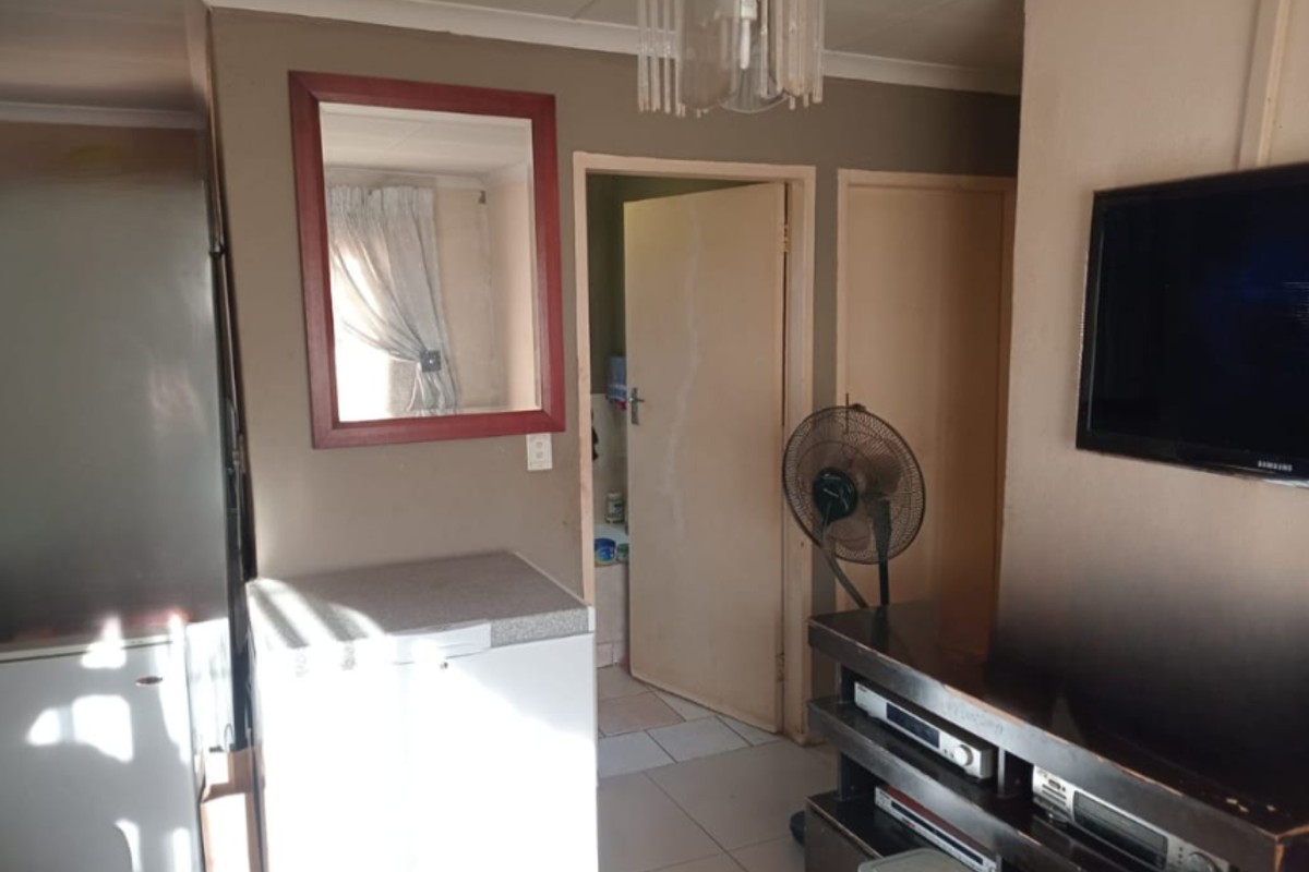 "Prime Residential house for Sale – Great  Potential!" home - Photo 4