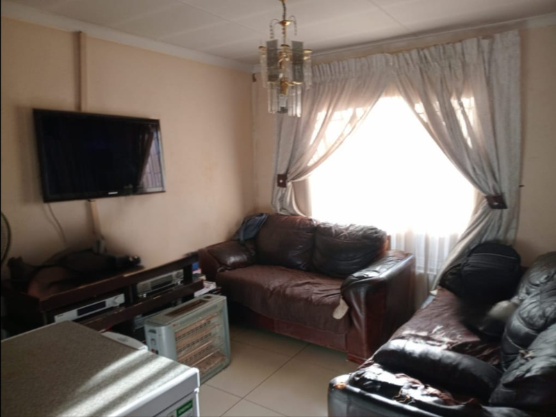 "Prime Residential house for Sale – Great  Potential!" home - Photo 3