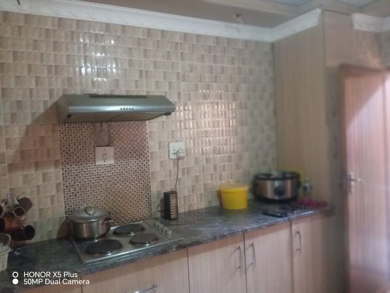 "Prime Residential property for Sale – Great Investment Potential!" - Photo 6