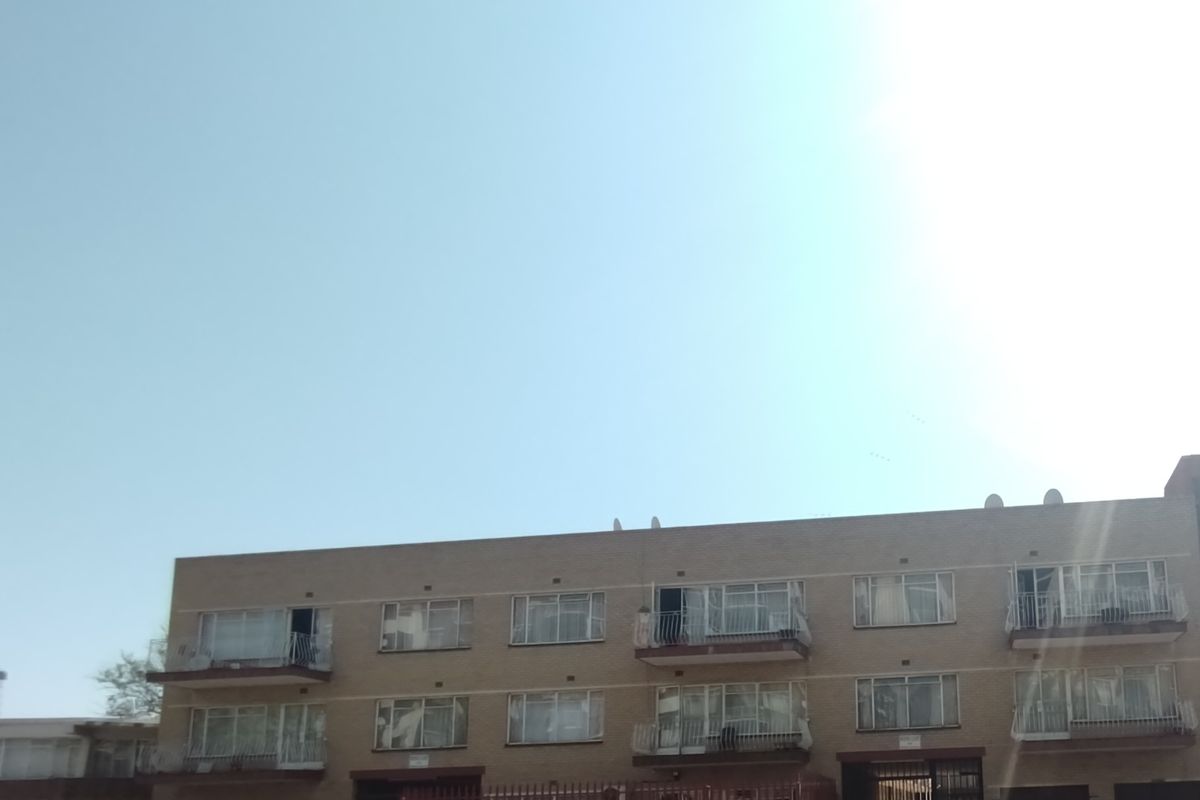 Spacious 2-Bedroom Apartment with Balcony – Perfect for Comfortable Living - Photo 2