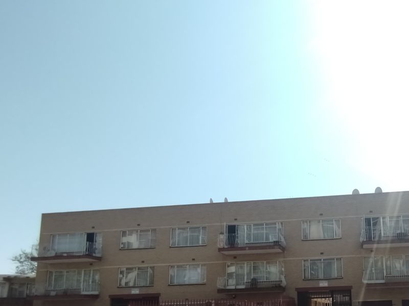 Spacious 2-Bedroom Apartment with Balcony – Perfect for Comfortable Living - Photo 2