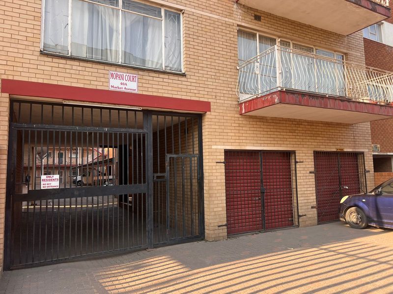 2 Bedroom flat for sale - Photo 5
