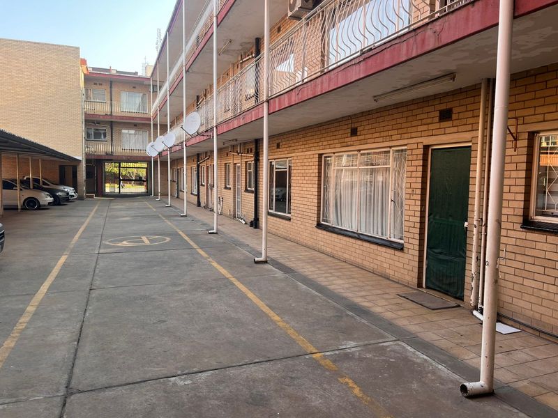 2 Bedroom flat for sale - Photo 10