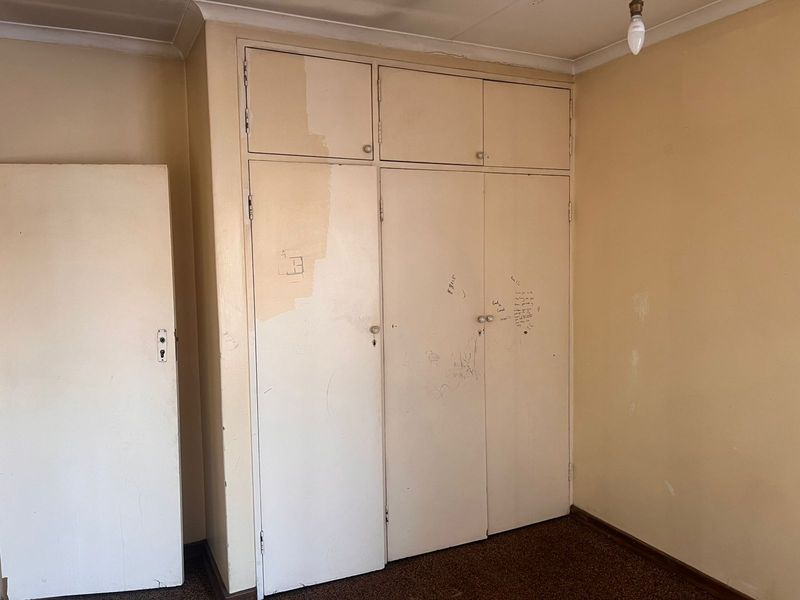 2 Bedroom flat for sale - Photo 7