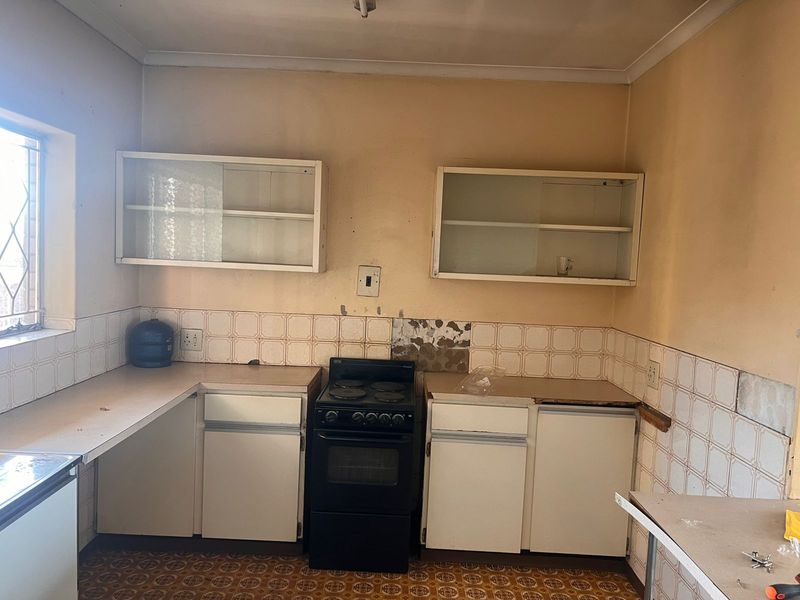 2 Bedroom flat for sale - Photo 6